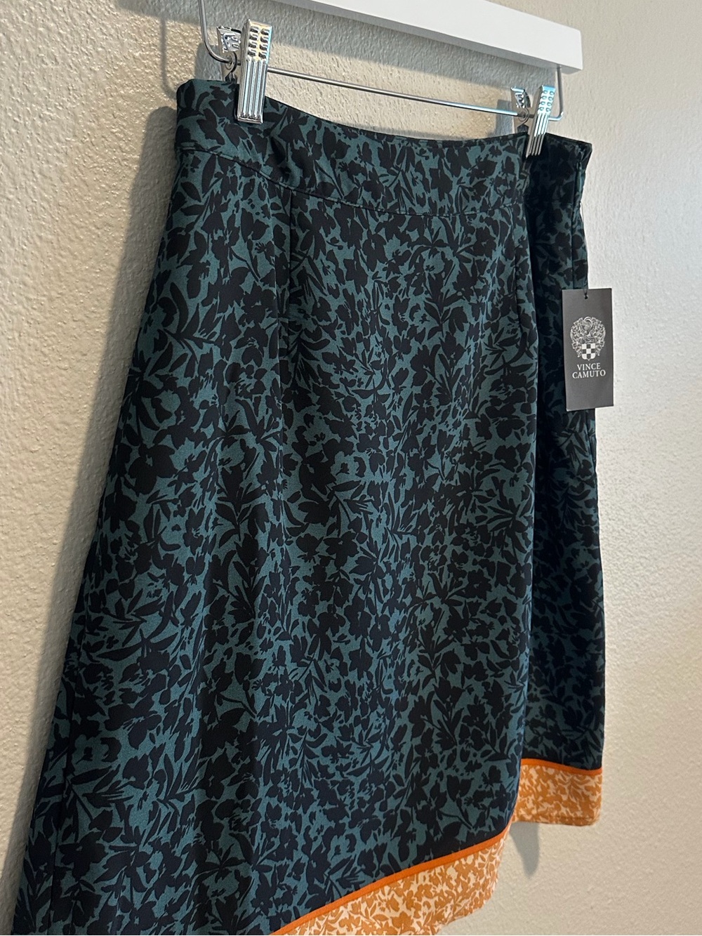 ☀️ New! VINCE CAMUTO Floral A-Line Skirt with Side Zipper